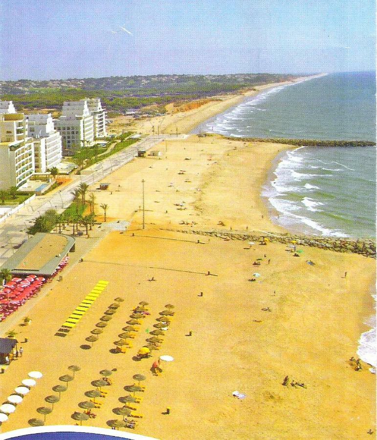 Regueiro Quarteira Beach Apartment エクステリア 写真